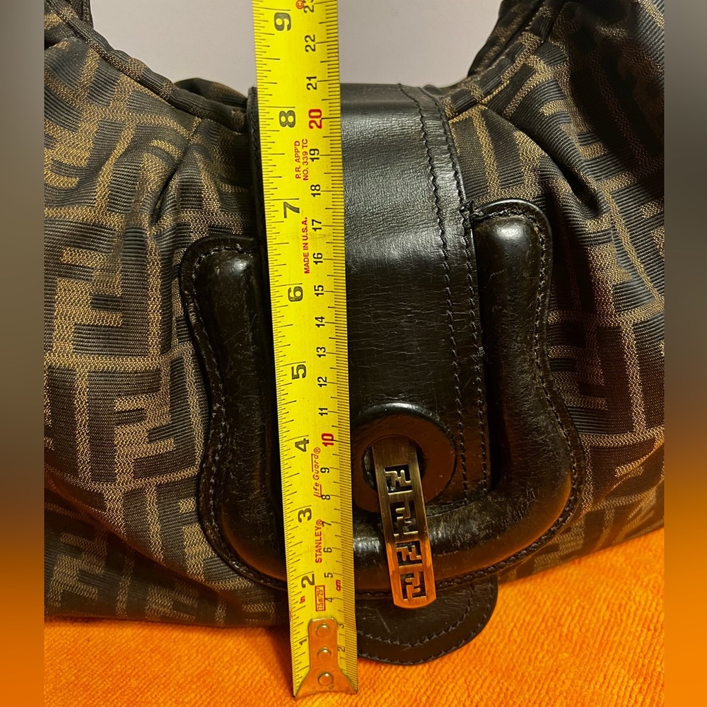 ๐ค FENDI Zucca Borsa B Hobo Bag Made In ITALY Authentic! - Picture 15 of 16